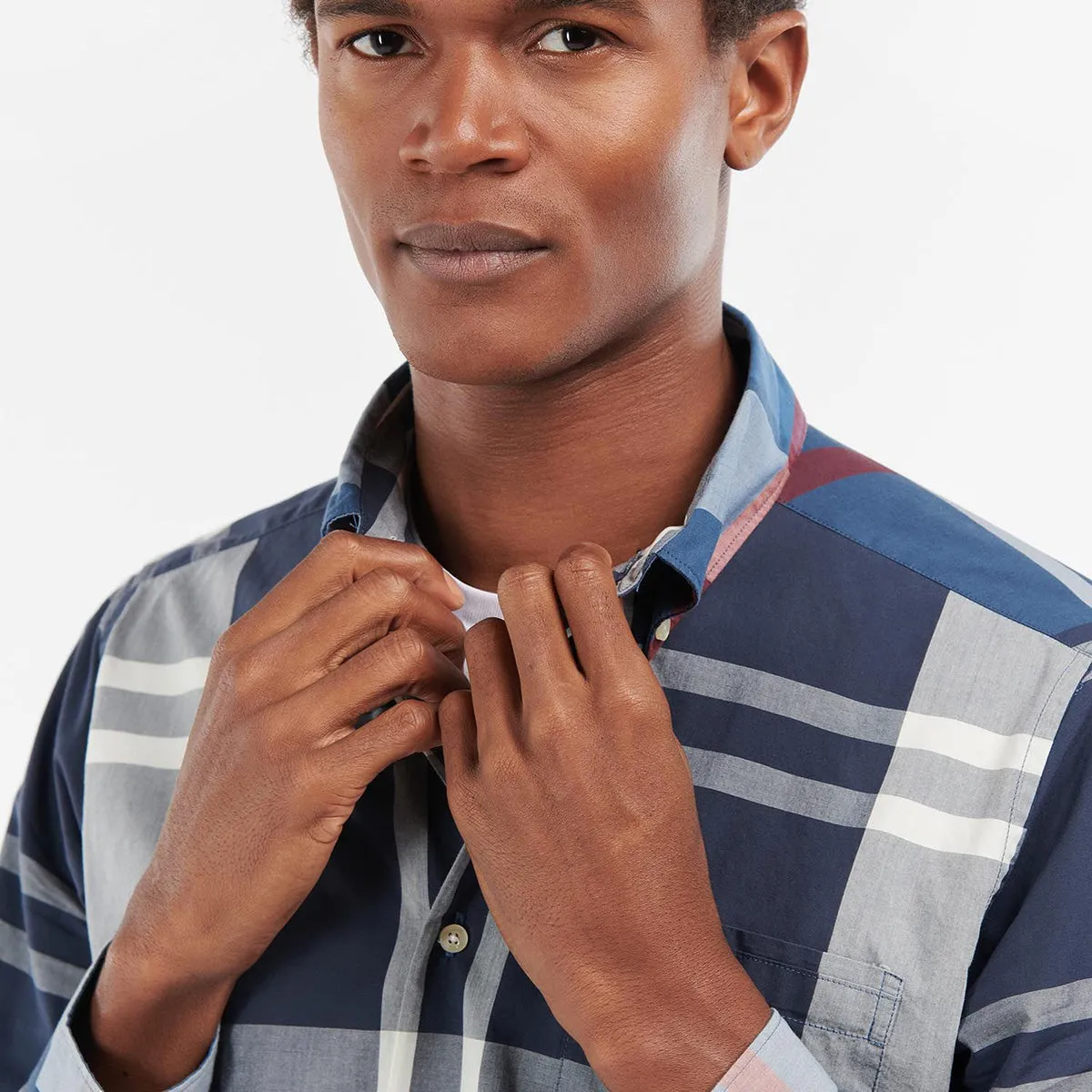 Barbour Summer Navy Tailored Fit Shirt.