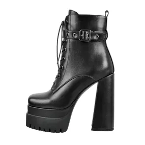 Chunky lace-up ankle boots with zipper in black.