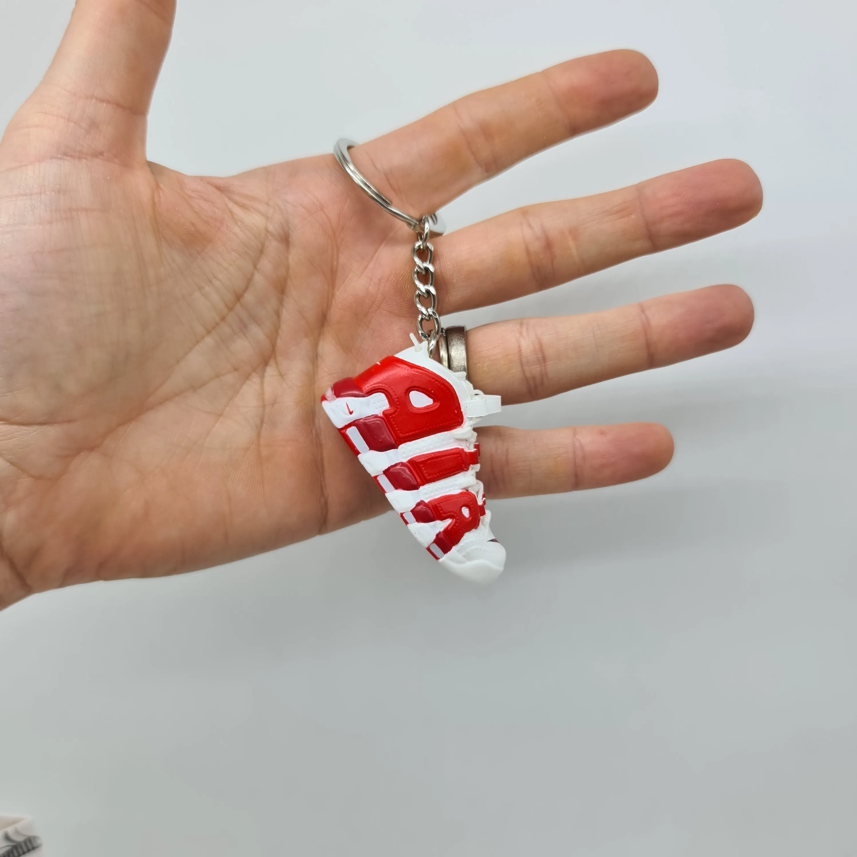 [mini sneaker keychain, white and red Air More Uptempo]