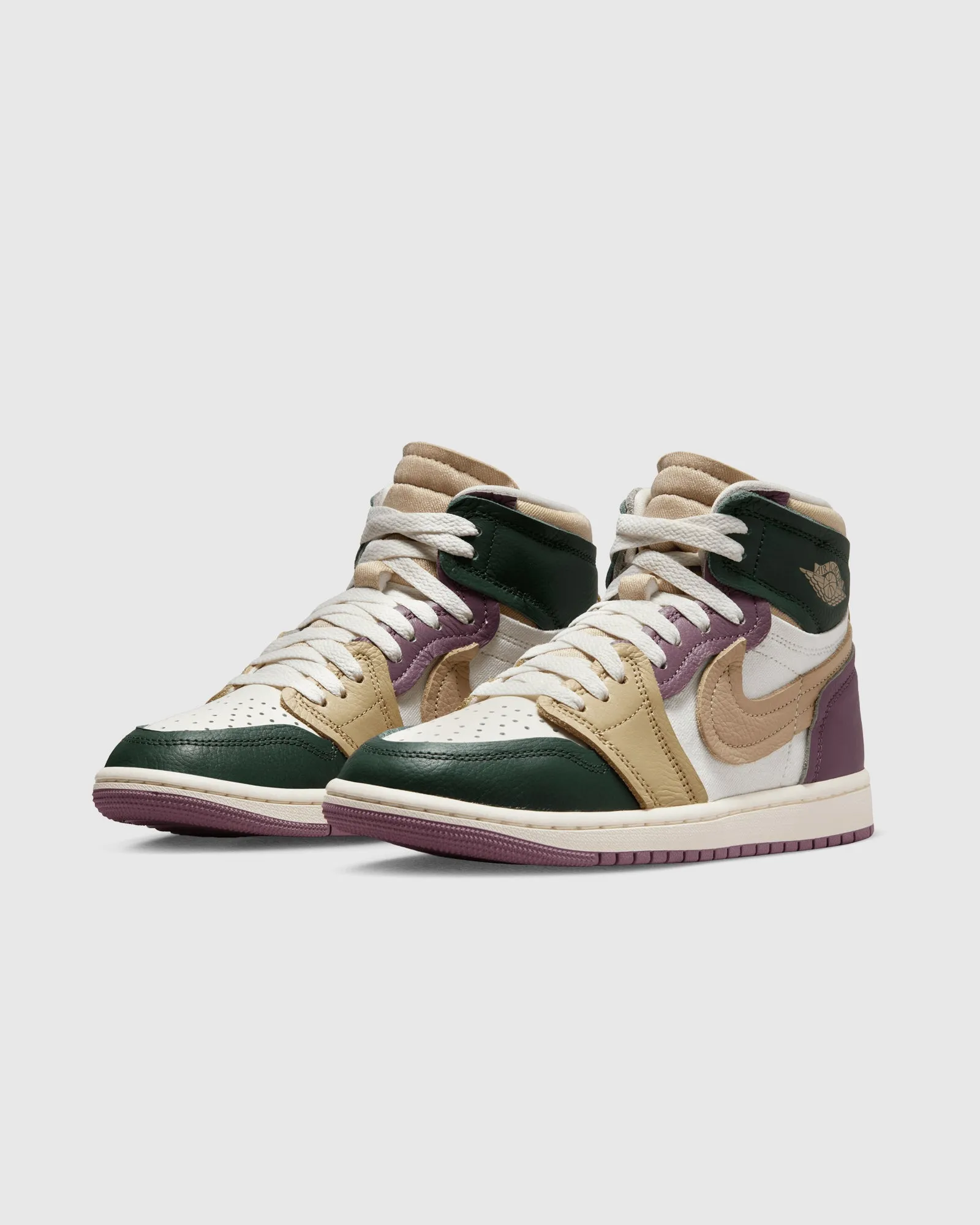 Womens Air Jordan 1 High in Galactic Jade